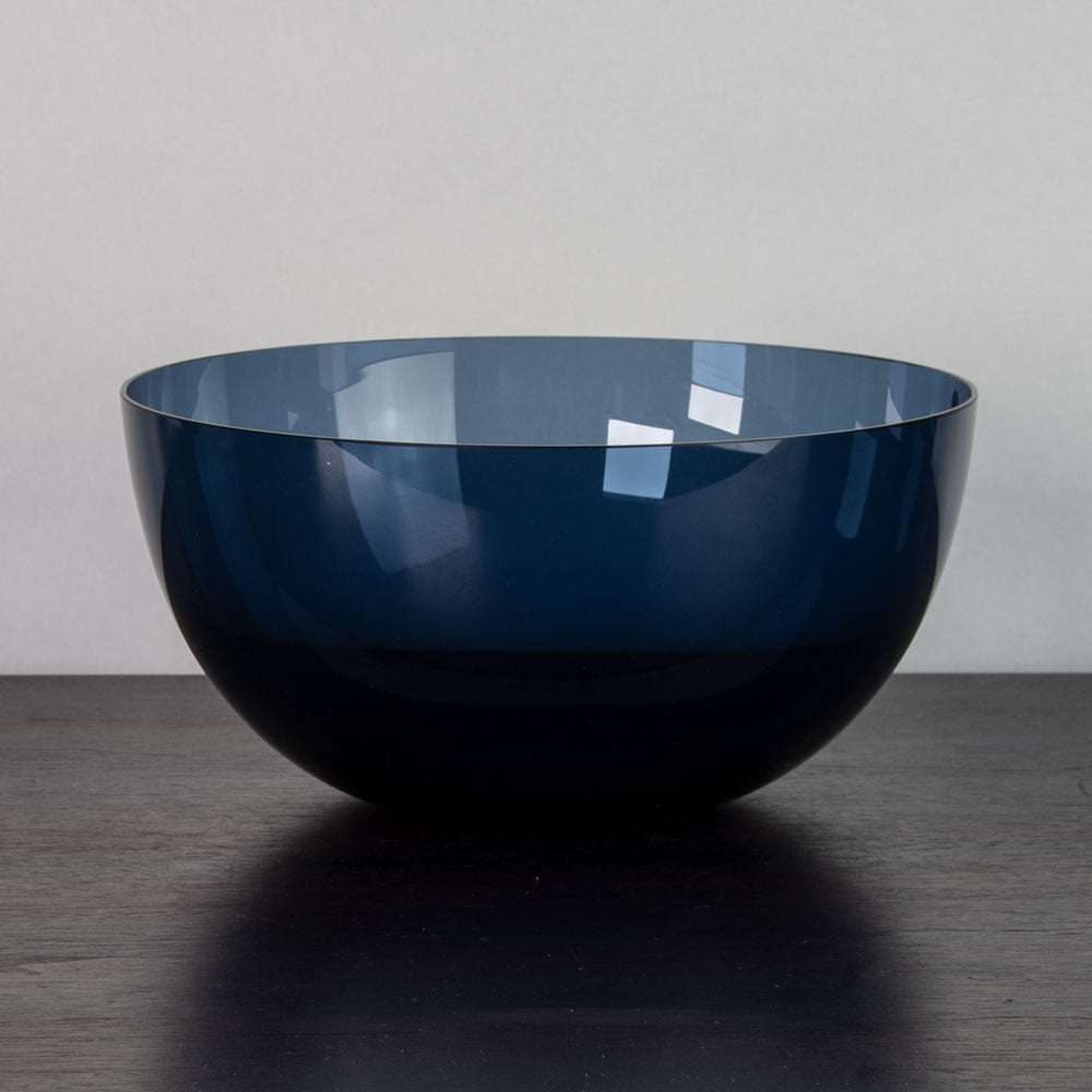 Timo Sarpaneva for Iittala, Finland, "i-glass" bowl in blue glass J1126