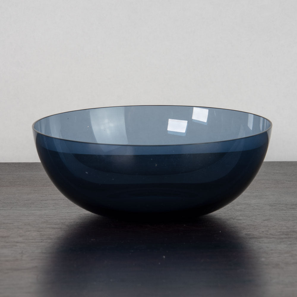 Timo Sarpaneva for Iittala, Finland, "i-glass" bowl in blue glass J1127