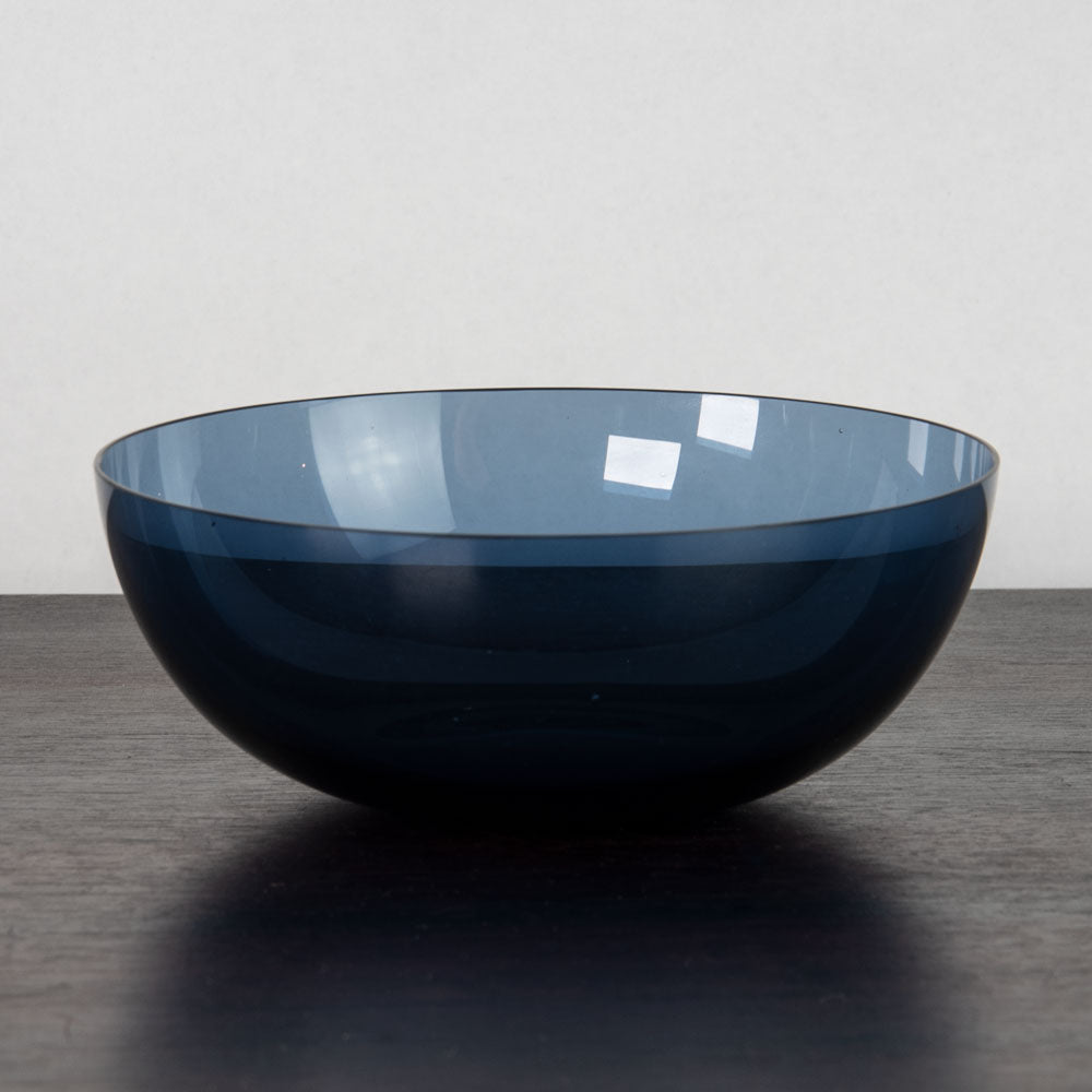 Timo Sarpaneva for Iittala, Finland, "i-glass" bowl in blue glass J1127