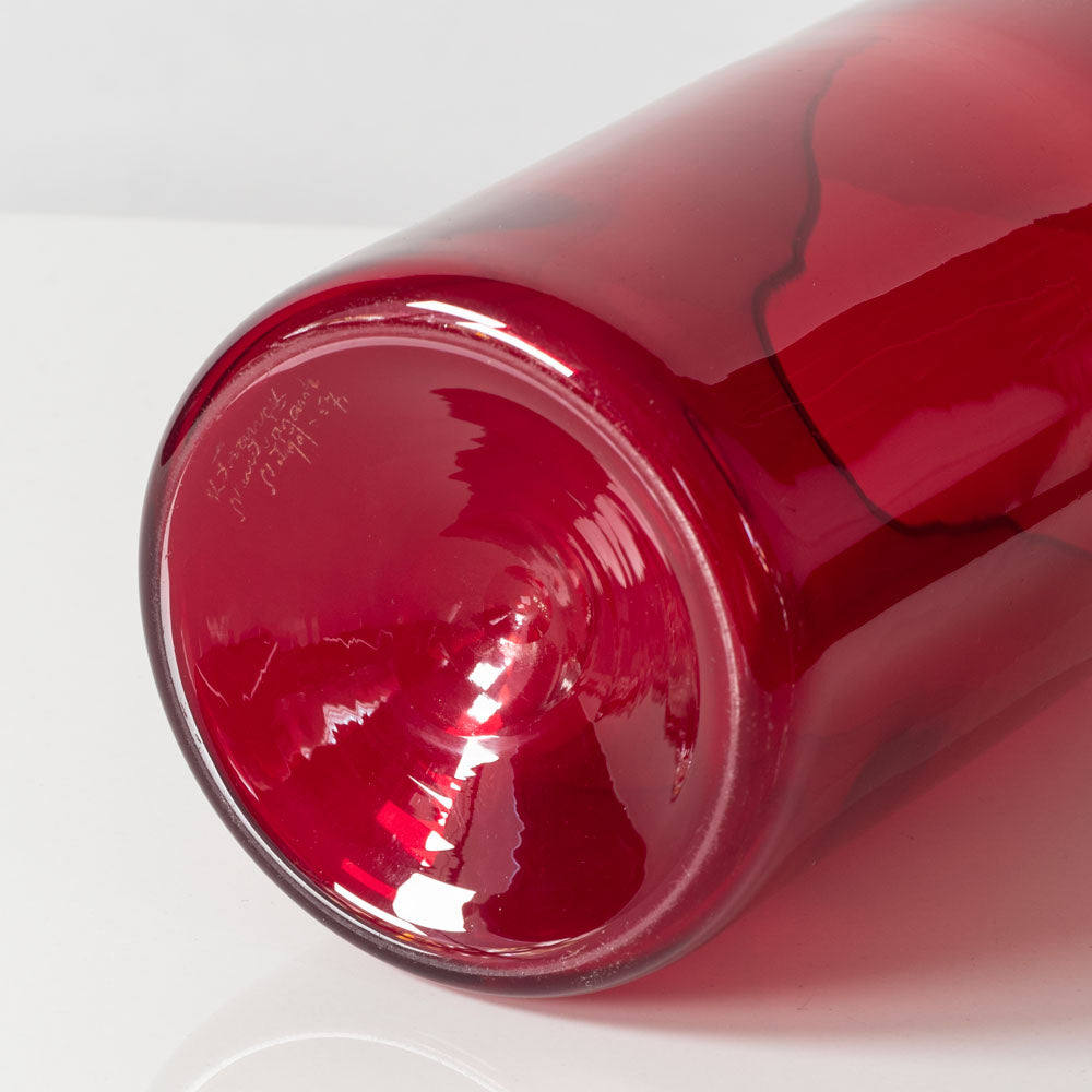 Kaj Franck for Nuutäjarvi-Nottsjö, Finland, cylindrical vase in red glass L3070