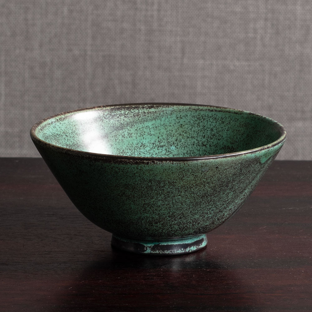 Svend Hammershoj for Kähler Keramik, Denmark, bowl with black and green glaze L3967