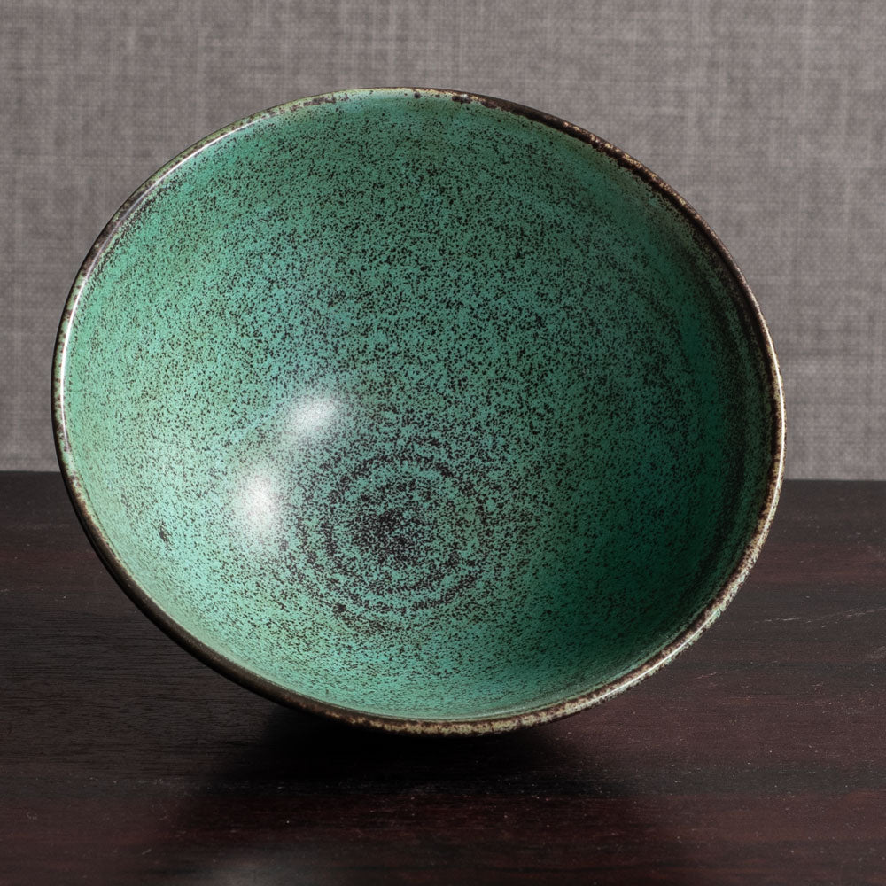 Svend Hammershoj for Kähler Keramik, Denmark, bowl with black and green glaze L3967