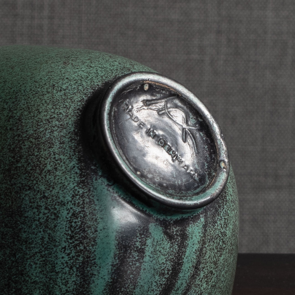 Svend Hammershoj for Kähler Keramik, Denmark, bowl with black and green glaze L3967