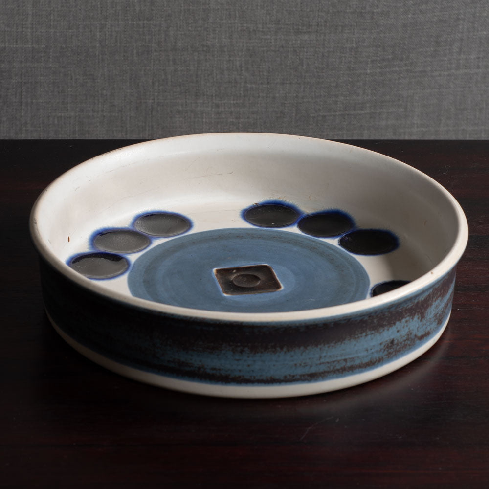 Olle Alberius for Rörstrand, Sweden, large stoneware deep dish with abstract design M4174