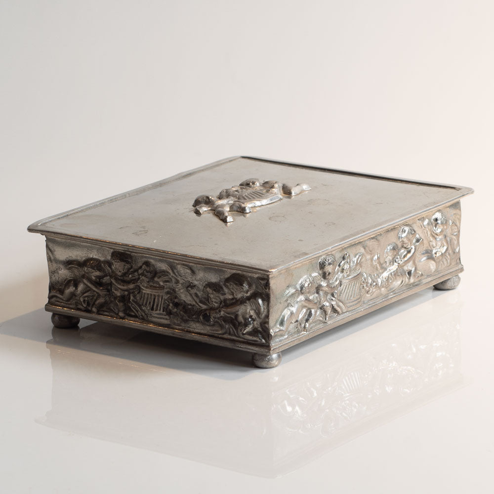 Swedish, decorated pewter box M4199