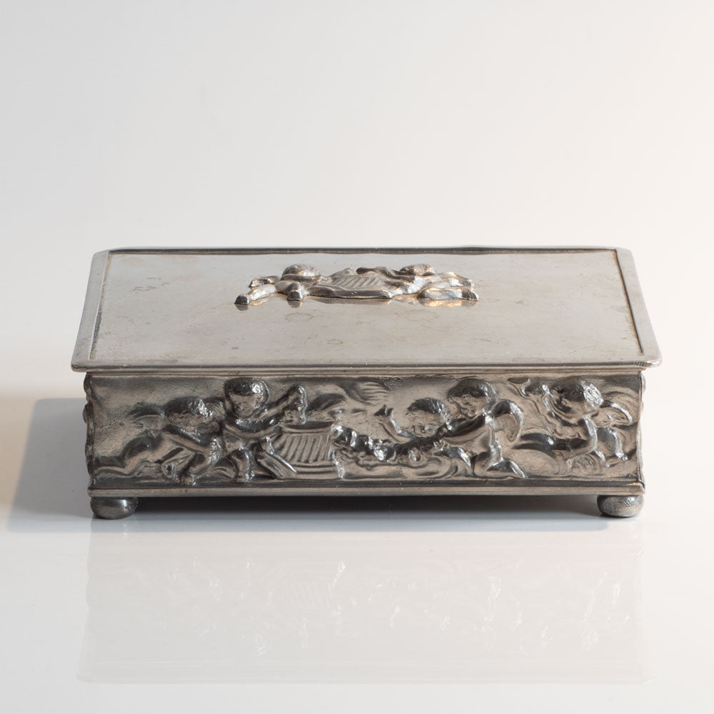 Swedish, decorated pewter box M4199