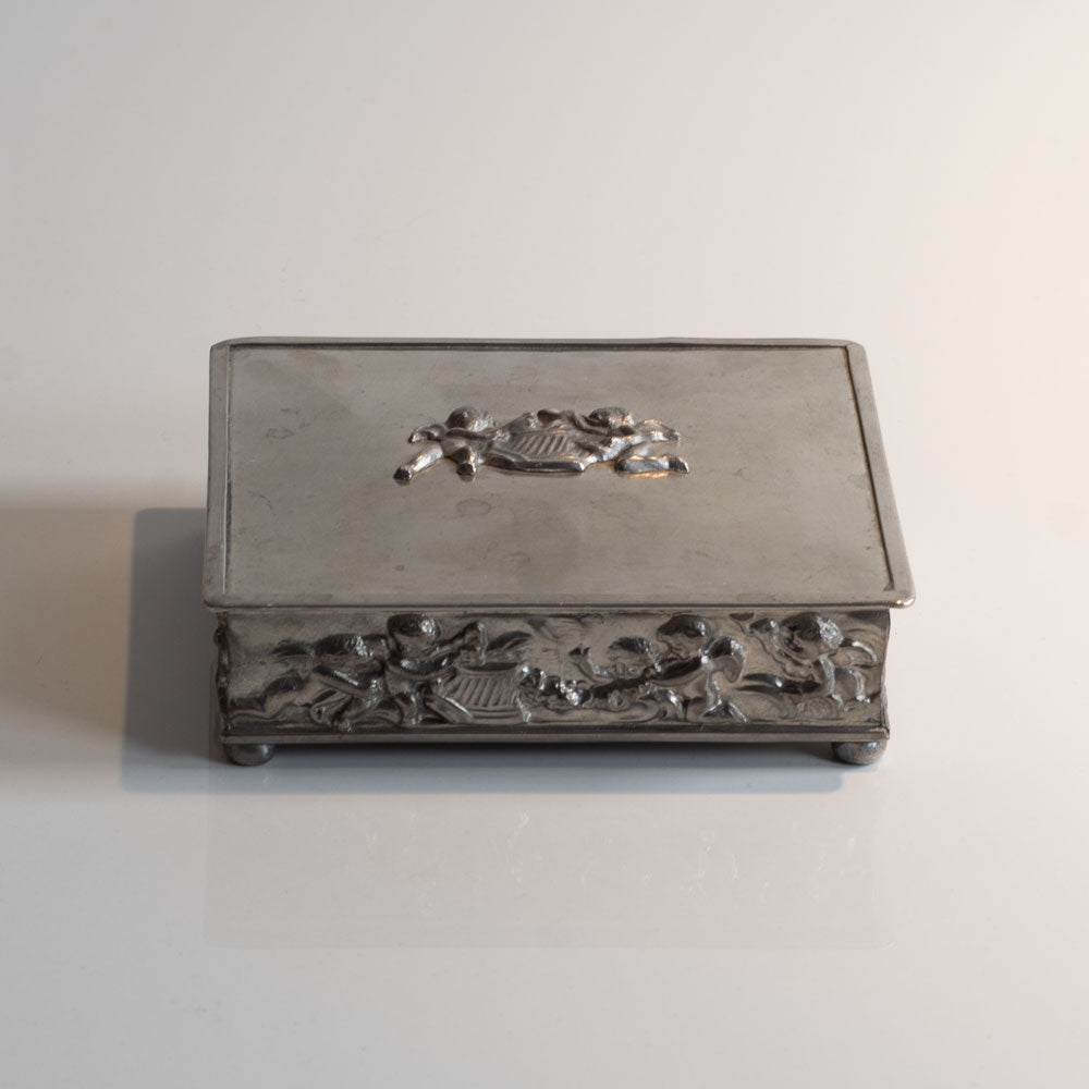Swedish, decorated pewter box M4199