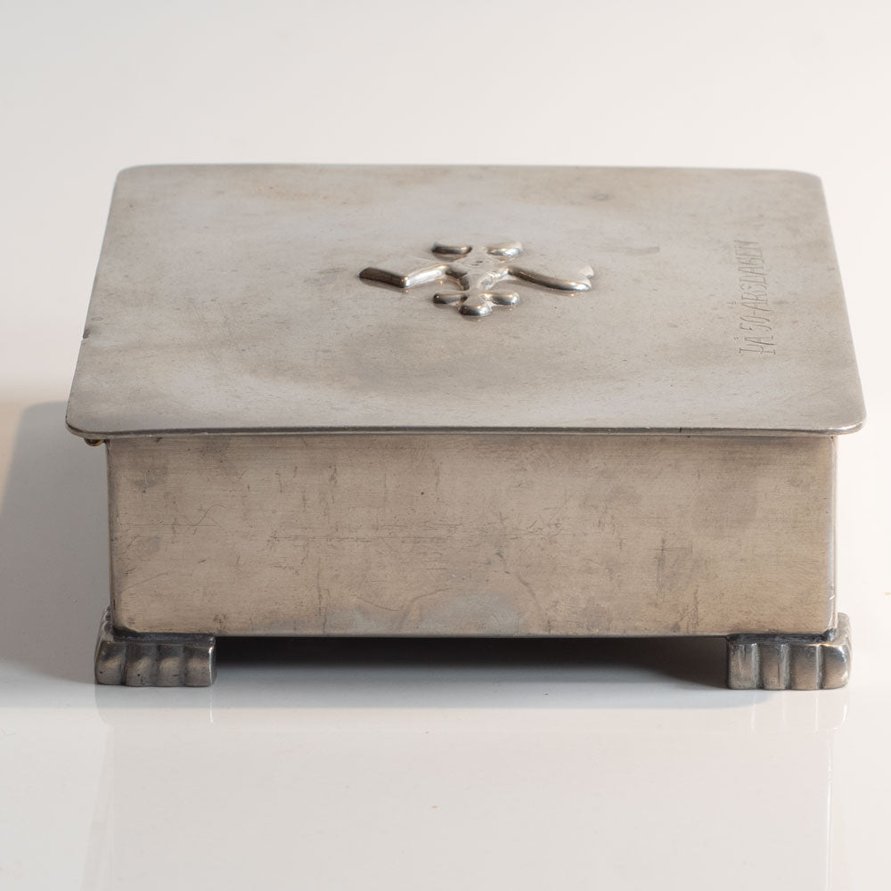 GAB Tenn, Sweden, pewter car box with decorated lid. M4198