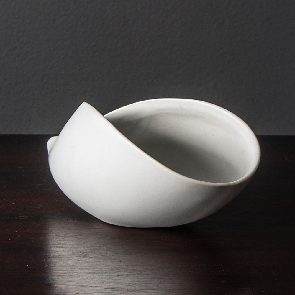 Stig Lindberg for Gustavsberg, "Veckla" bowl with matte white glaze A1172