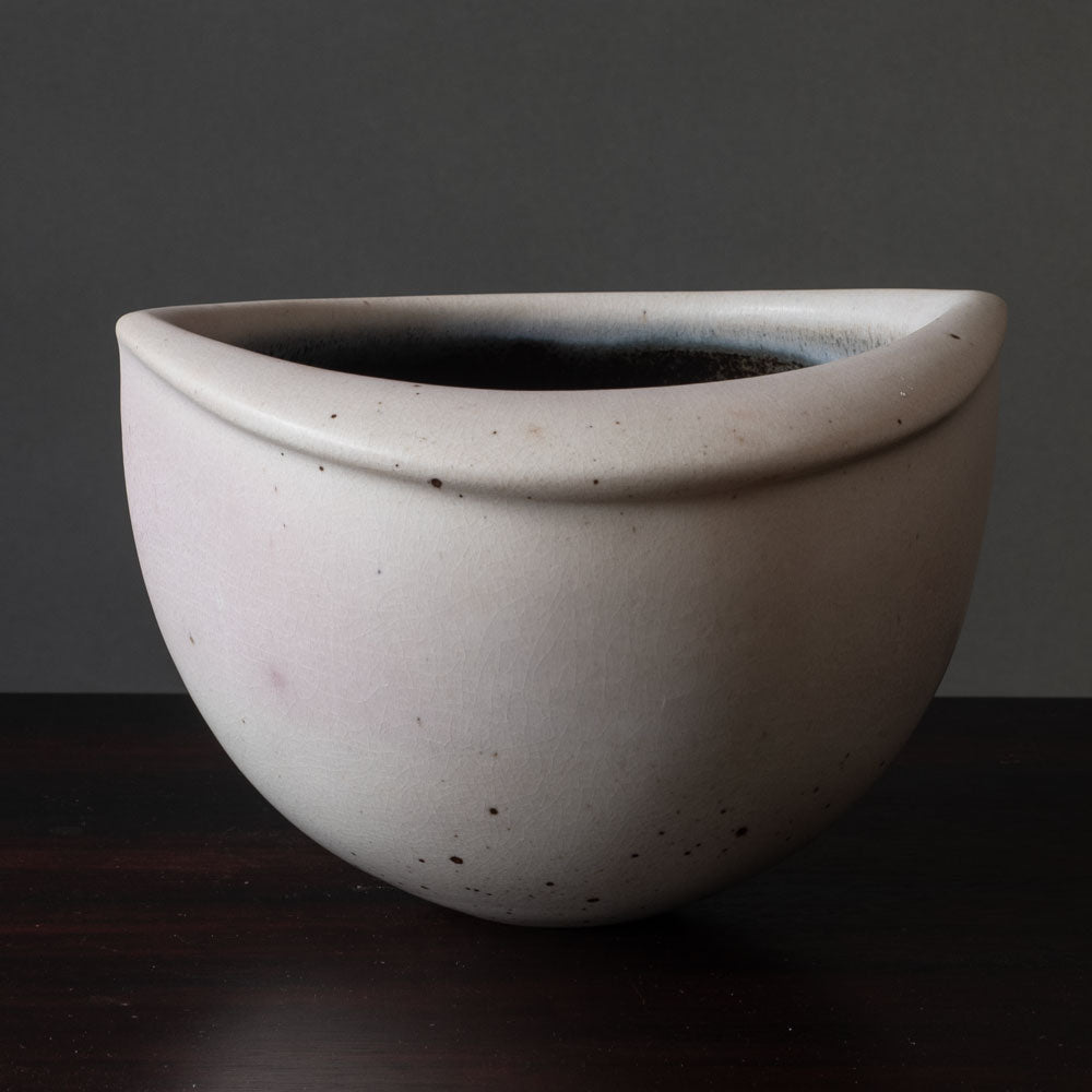 Gotlind Weigel, own studio, Germany, stoneware vessel with off white and blue gray glaze K2874