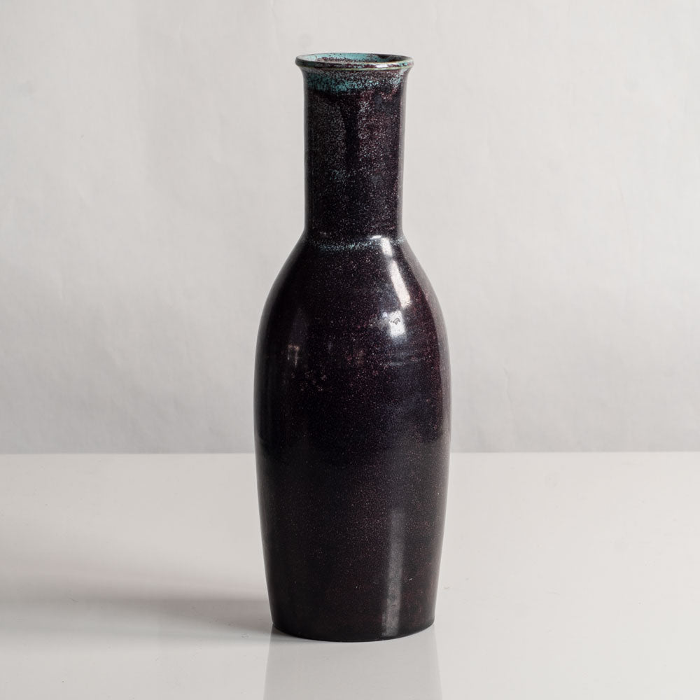 Svend Hammershoj for Kähler Keramik, Denmark, with black and green glaze L3857