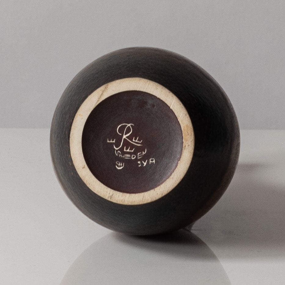 Carl Harry Stålhane for Rörstrand, Sweden, vase with golden brown glaze J1058