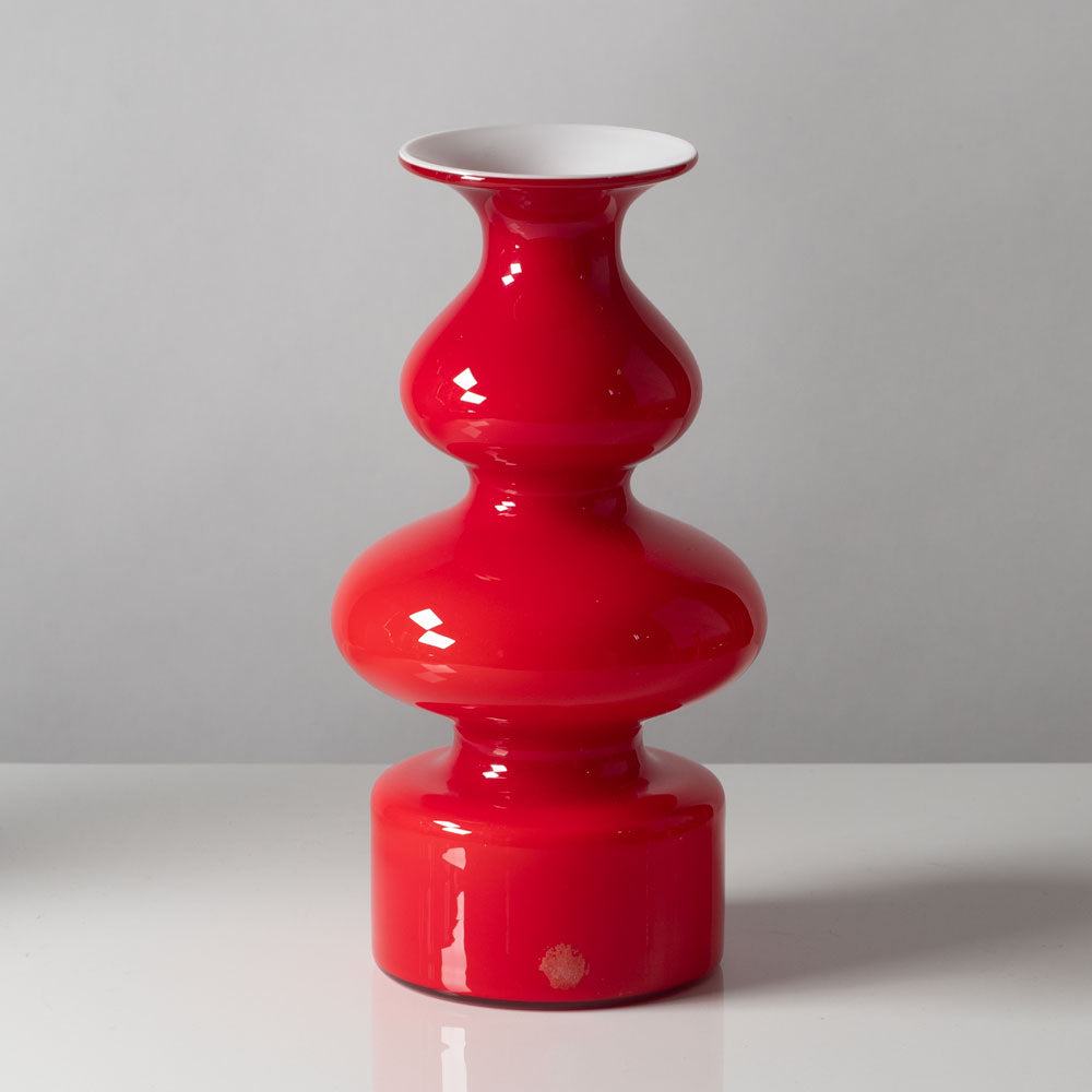 Per Lutken for Holmegaard, Denmark "Carnaby" vase in red and white L3164