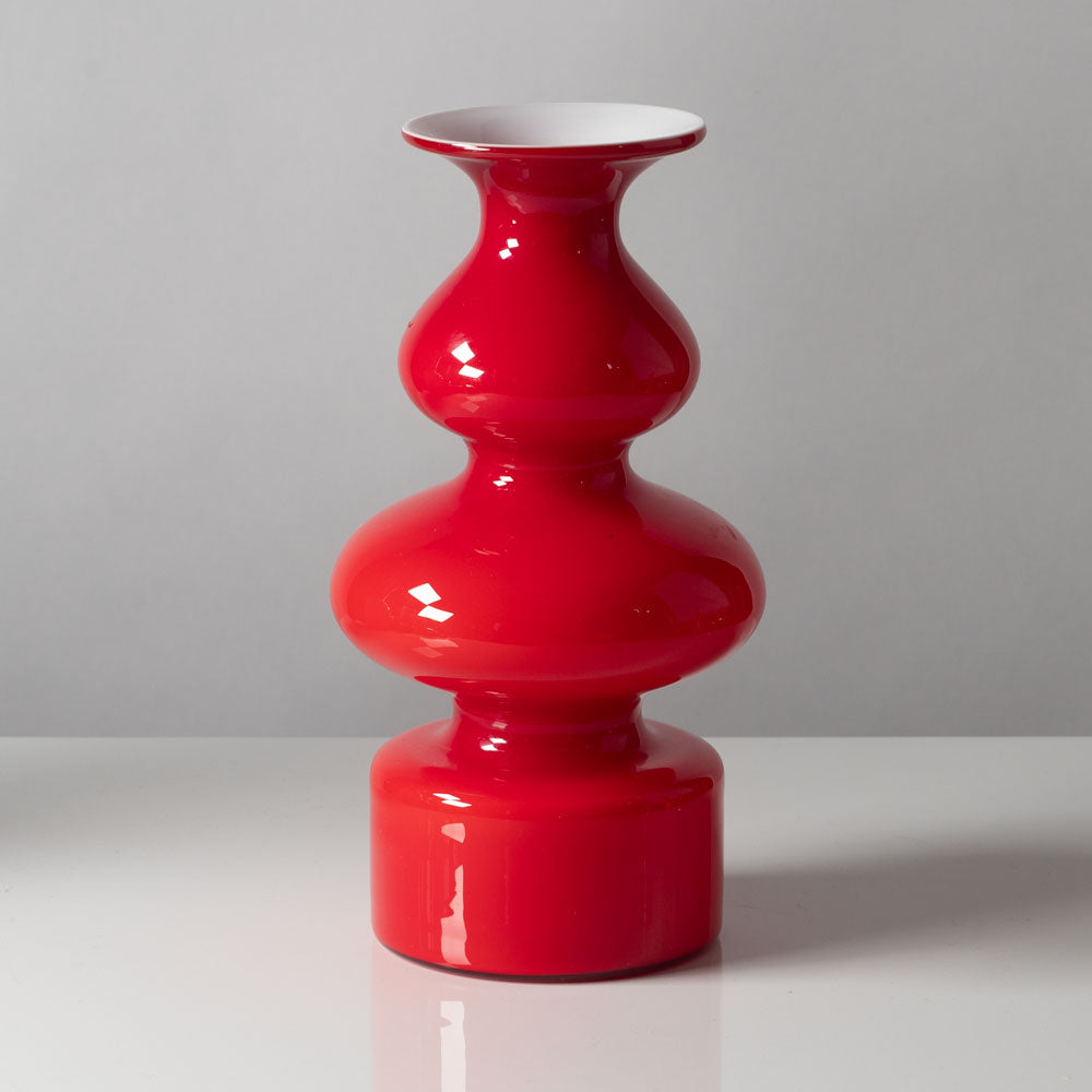 Per Lutken for Holmegaard, Denmark "Carnaby" vase in red and white L3164