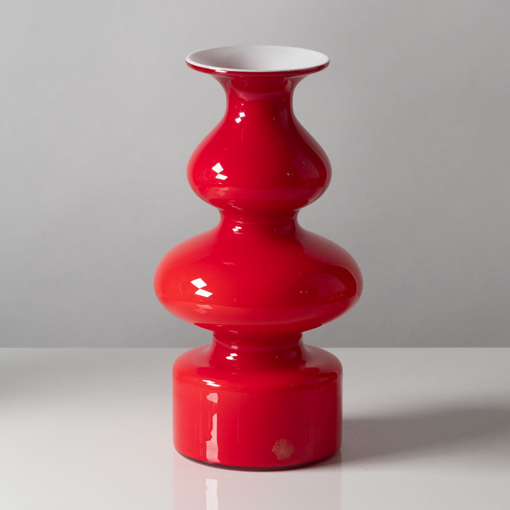 Per Lutken for Holmegaard, Denmark "Carnaby" vase in red and white L3164