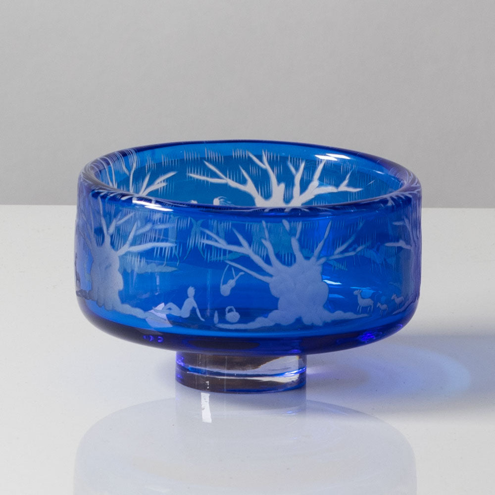 Gunnar Cyrén for Orrefors, engraved footed glass bowl L3177