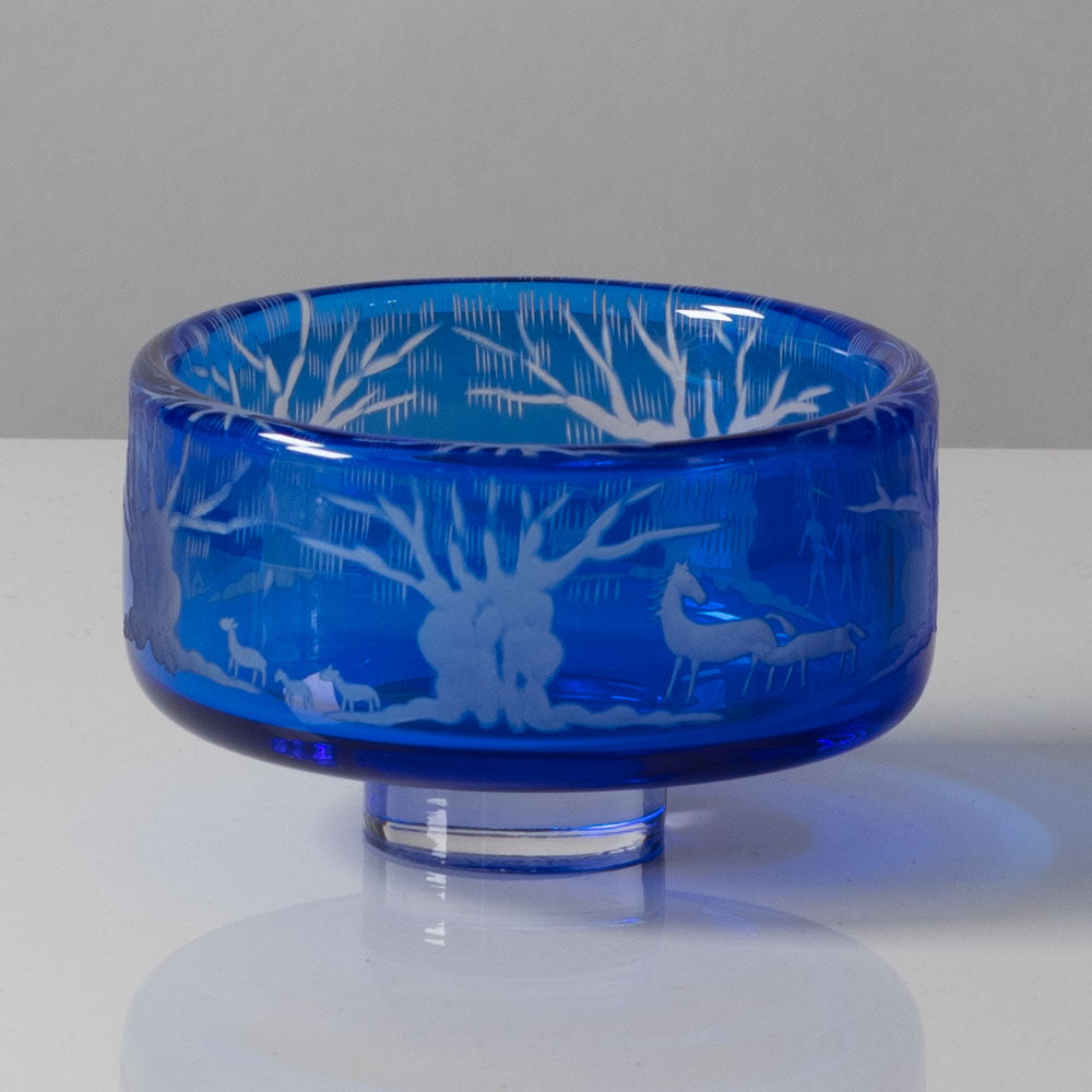 Gunnar Cyrén for Orrefors, engraved footed glass bowl L3177