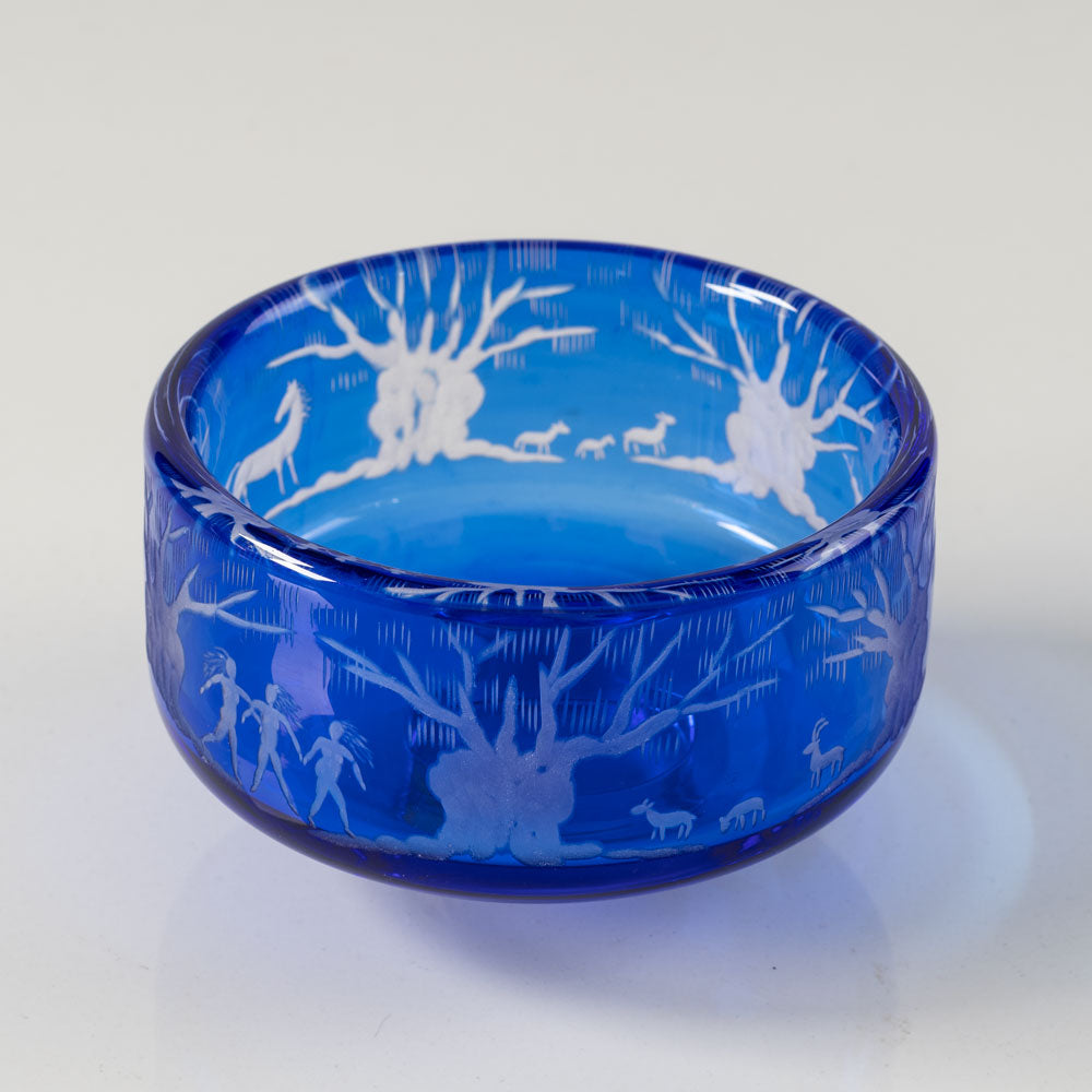 Gunnar Cyrén for Orrefors, engraved footed glass bowl L3177