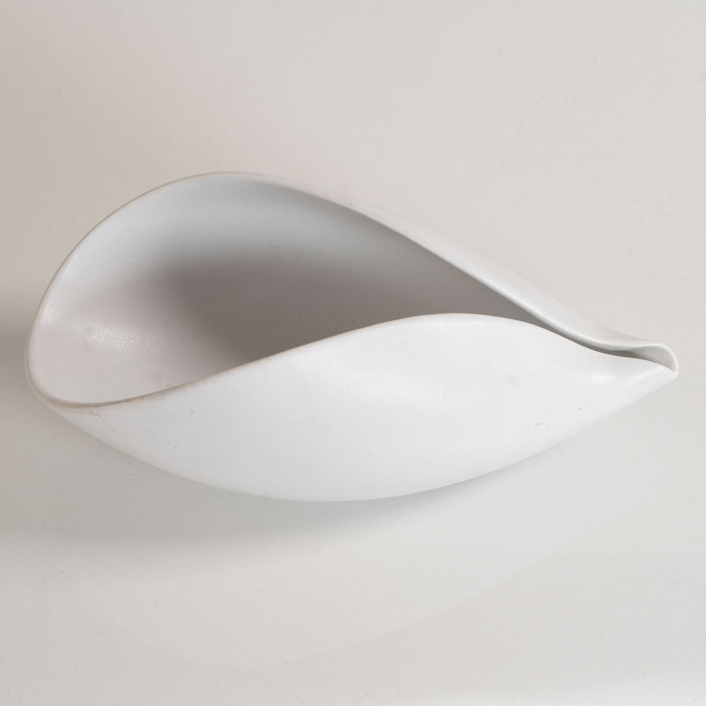 Stig Lindberg for Gustavsberg, Sweden, porcelain "Veckla" bowl with matte white glaze J1228