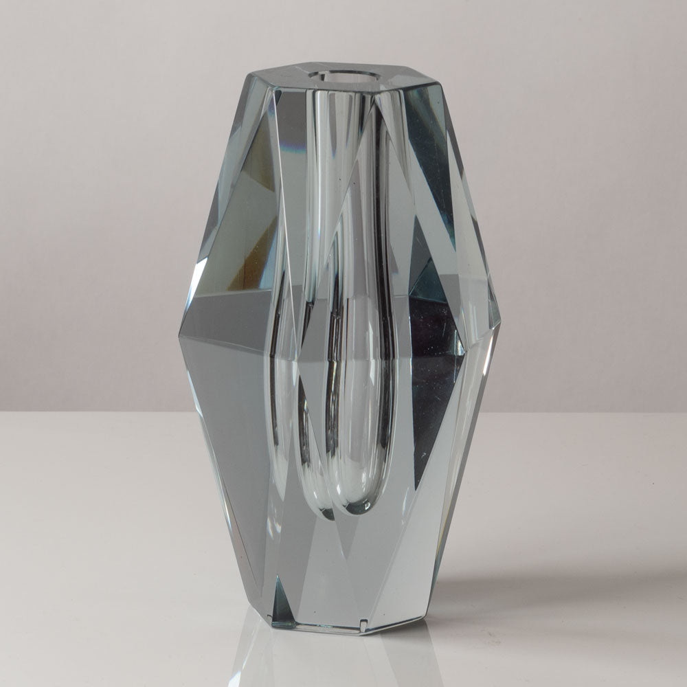 Strombergshyttan large faceted vase in clear glass L3118