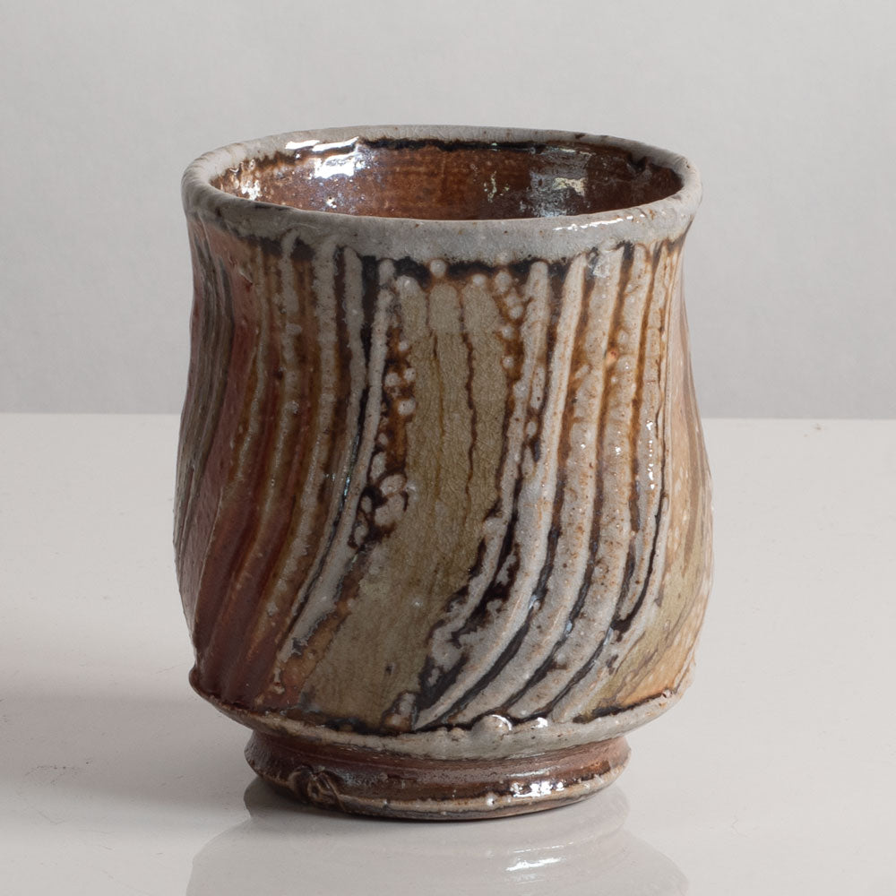 Ruthanne Tudball, UK, stoneware teabowl with soda glaze L3996
