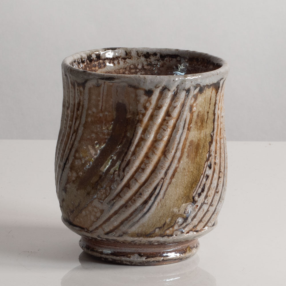 Ruthanne Tudball, UK, stoneware teabowl with soda glaze L3996
