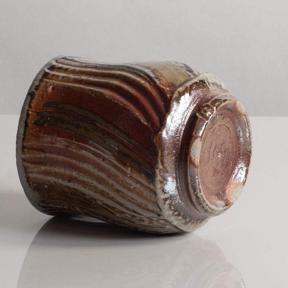 Ruthanne Tudball, UK, stoneware teabowl with soda glaze L3996
