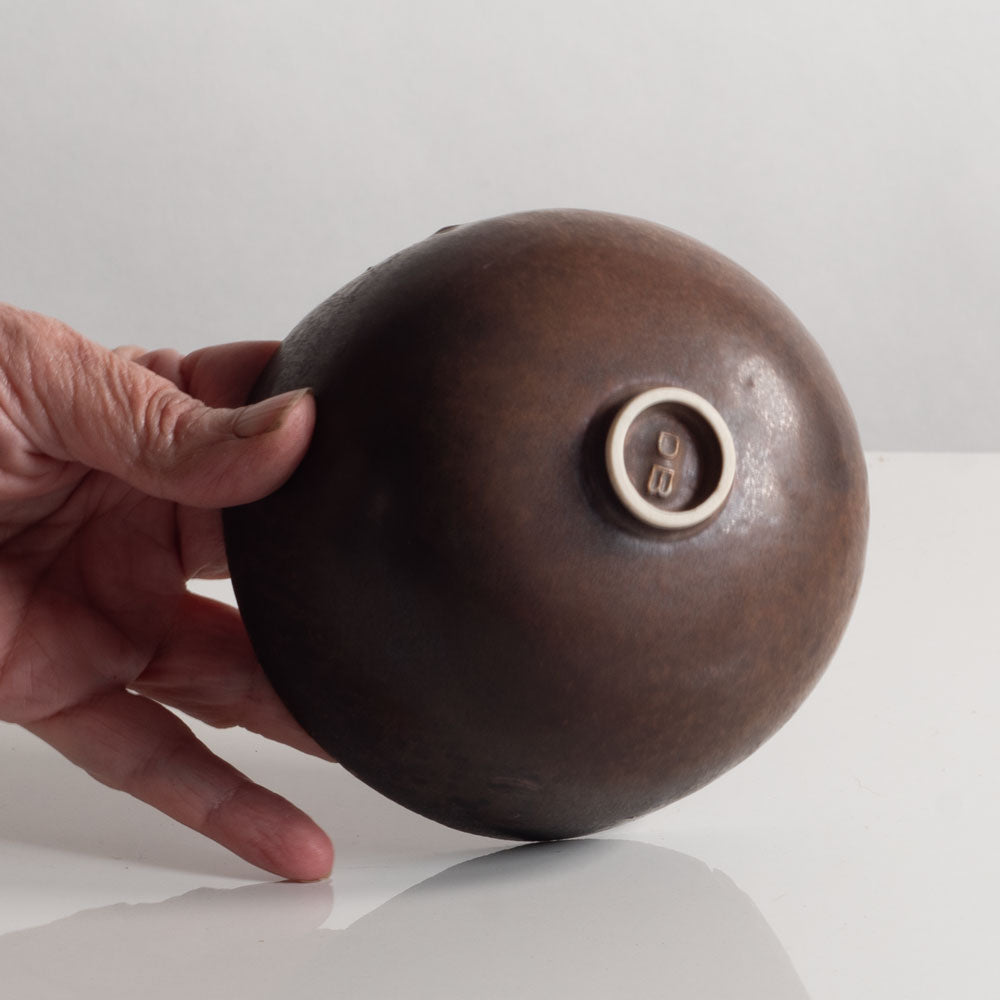 Deirdre Burnett, own studio, UK, unique stoneware bowl with matte brown glaze K2170