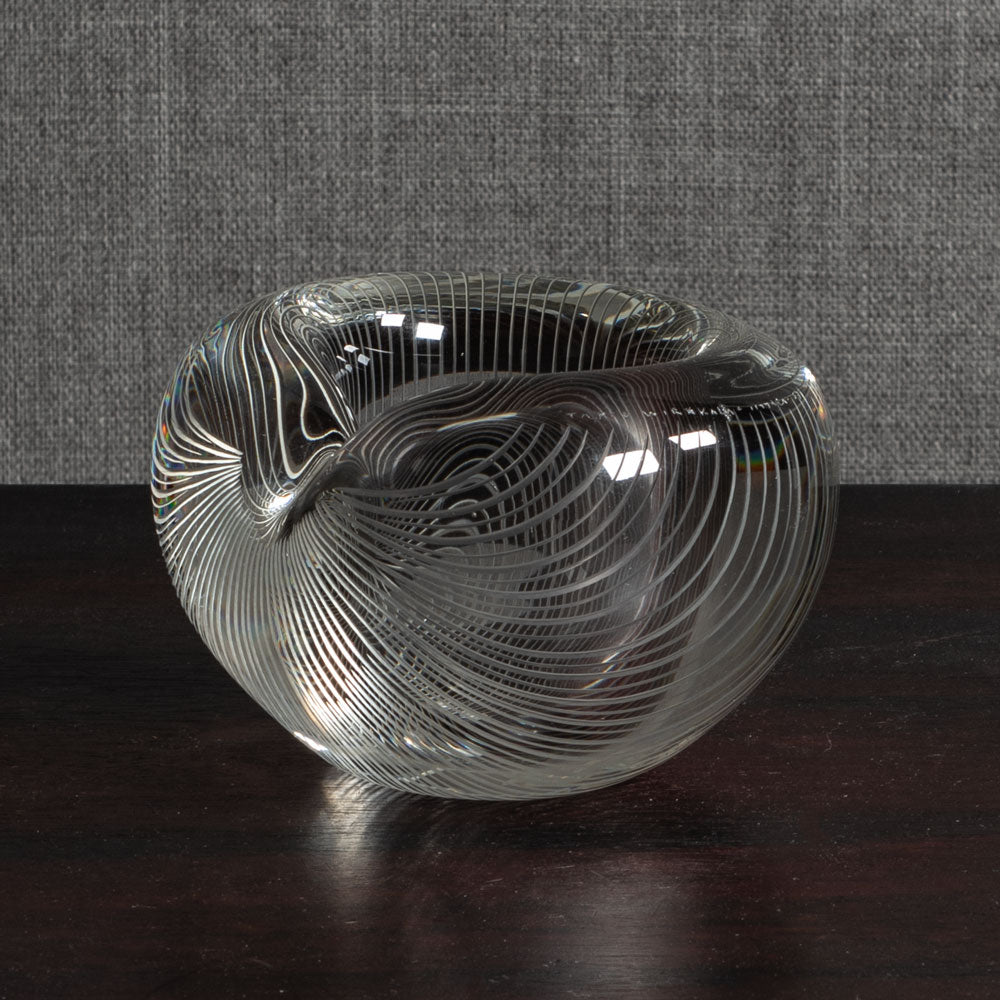 Tapio Wirkkala for Iittala, Finland, engraved bowl in clear glass M4244