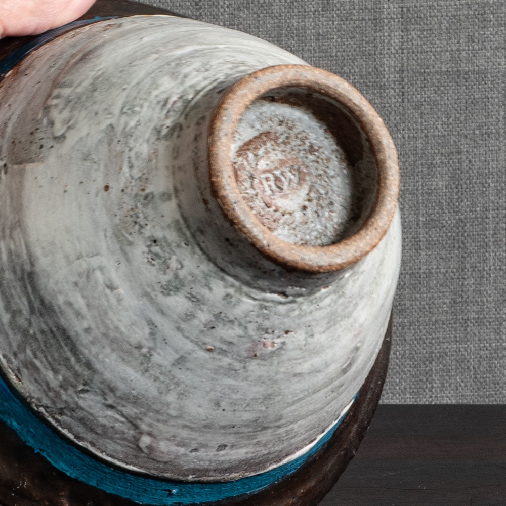 Robin Welch, UK Unique stoneware bowl M4358