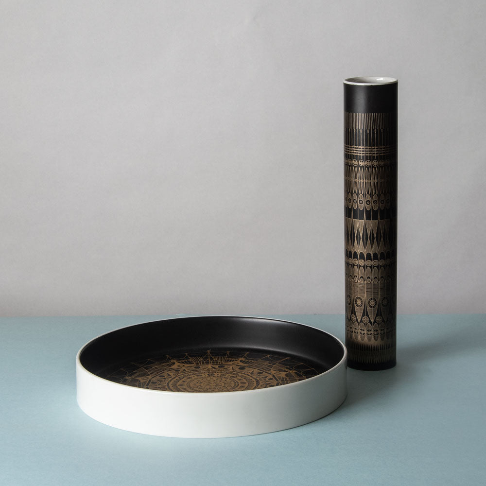 Hans Theo Baumann for Rosenthal, porcelain bowl with black and gold design J1253