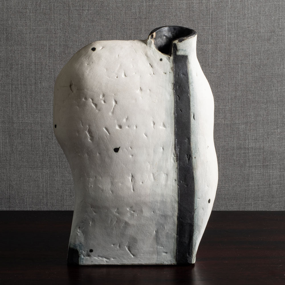 Gordon Baldwin, UK, unique stoneware sculptural vessel M5375