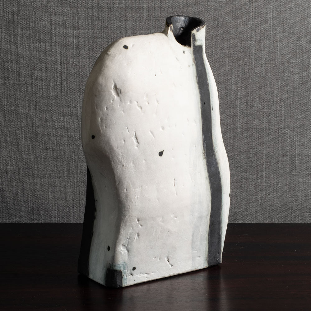 Gordon Baldwin, UK, unique stoneware sculptural vessel M5375