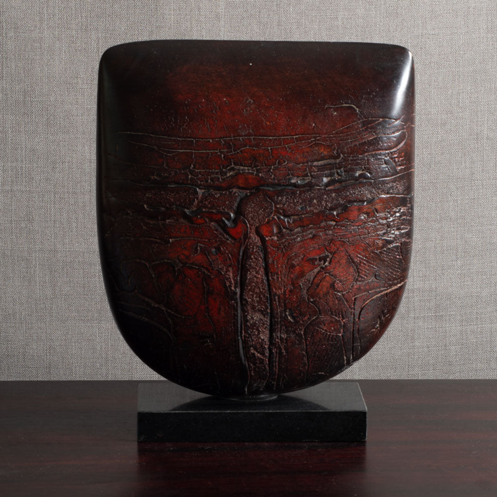 Peter Hayes, own studio, UK, burgundy large sculptural form with creased surface M4354