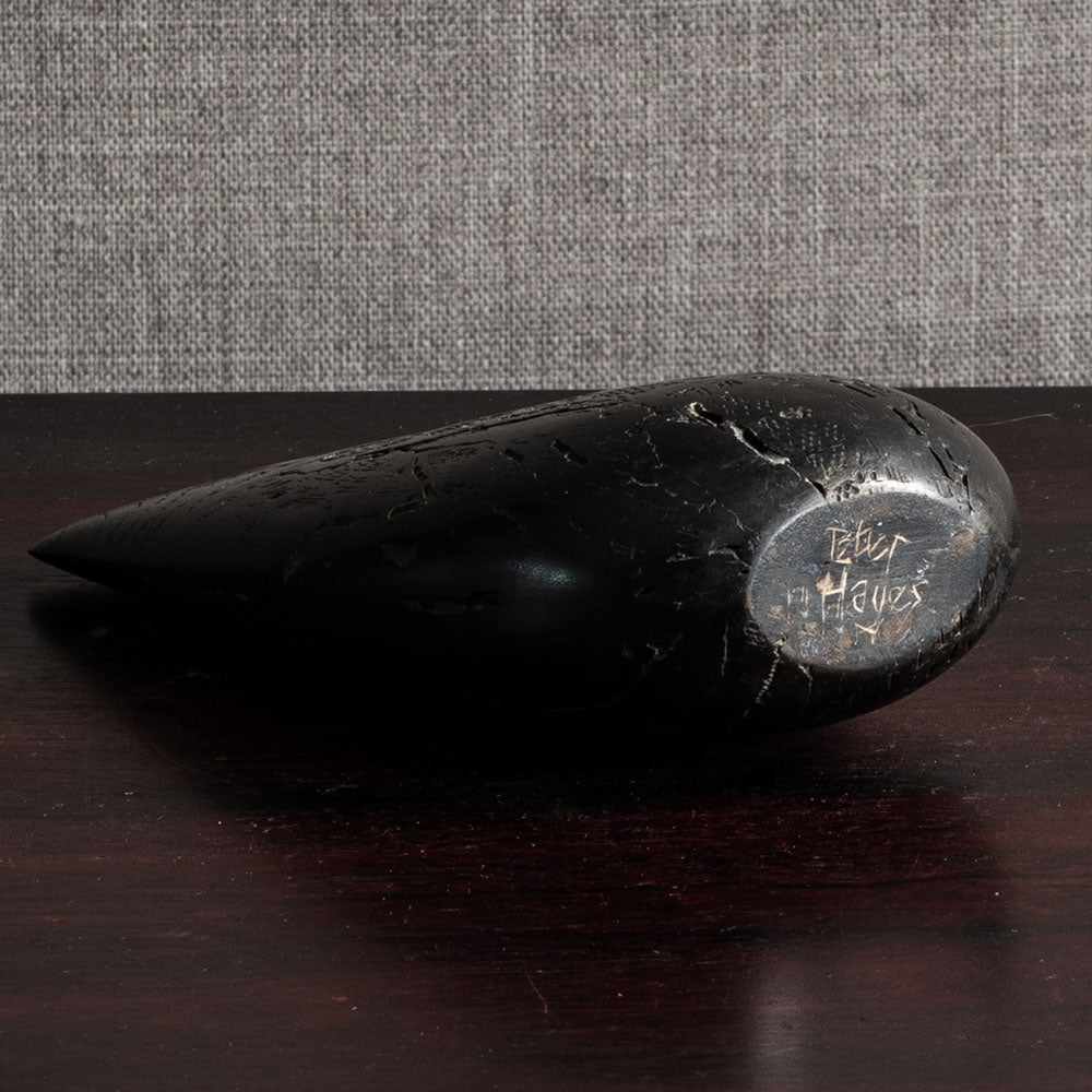 Peter Hayes, own studio, UK, black sculptural form with creased surface M4355