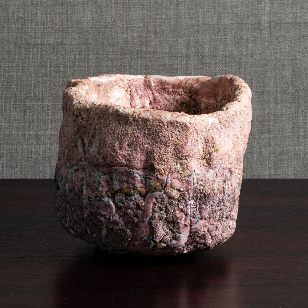 Ewen Henderson, UK, unique stoneware tea bowl with pink volcanic glaze M4296