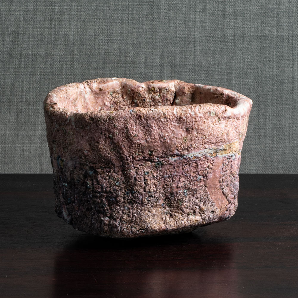 Ewen Henderson, UK, unique stoneware tea bowl with pink volcanic glaze M4296