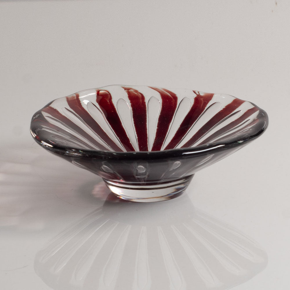 Edvin Öhrström for Orrefors, Sweden, Ariel bowl in red and clear glass L3907