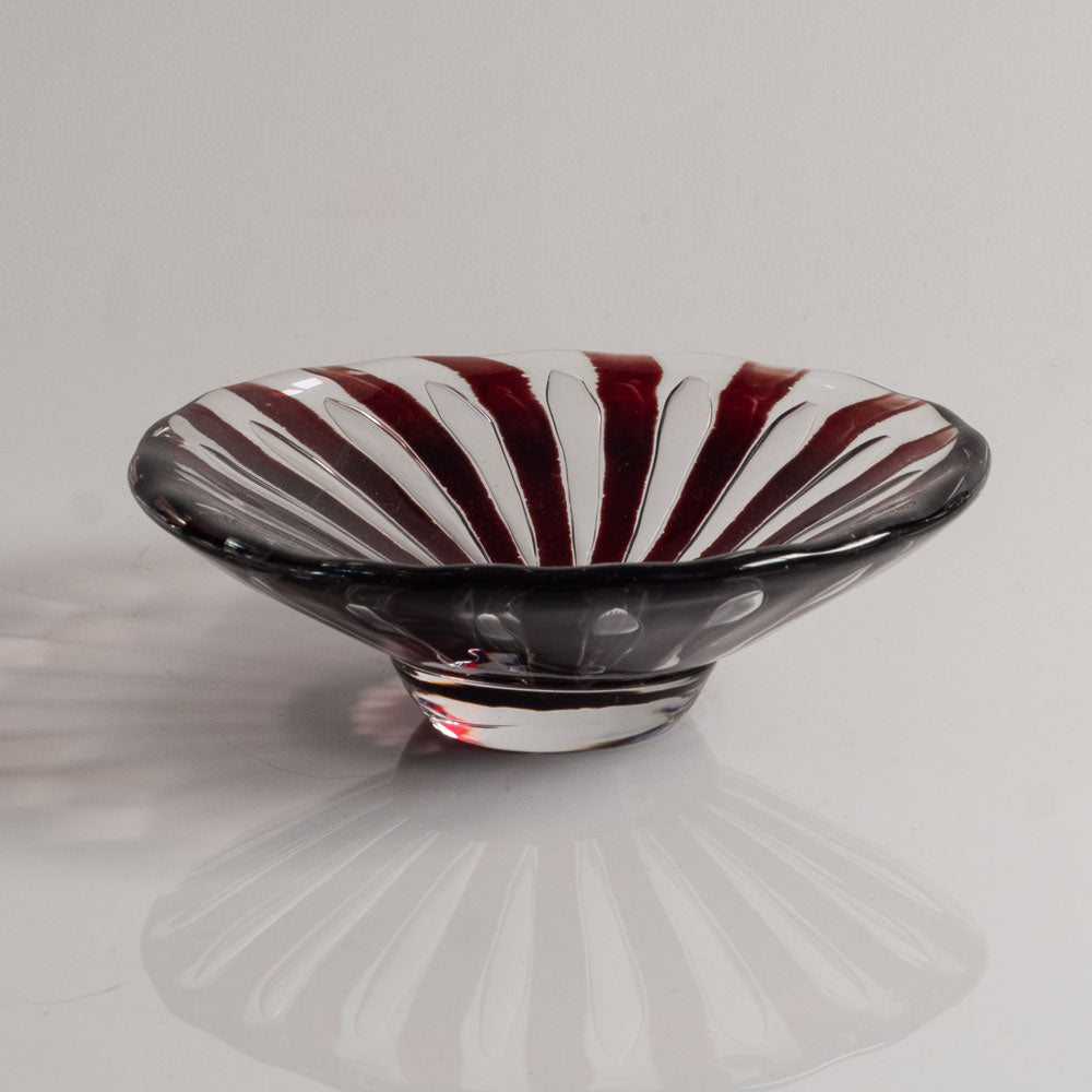 Edvin Öhrström for Orrefors, Sweden, Ariel bowl in red and clear glass L3907