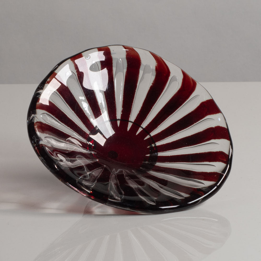 Edvin Öhrström for Orrefors, Sweden, Ariel bowl in red and clear glass L3907