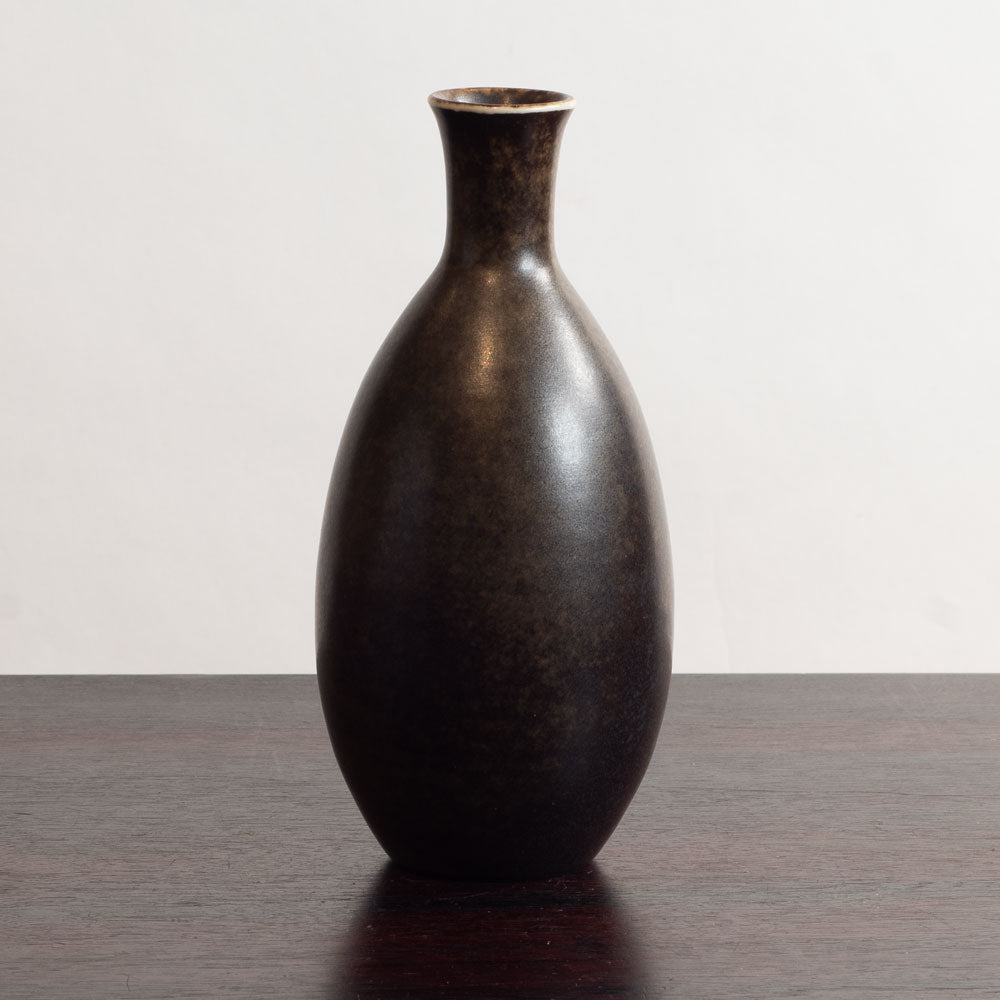 Erich and Ingrid Triller for Tobo, Sweden, unique stoneware vase with dark brown glaze M4270