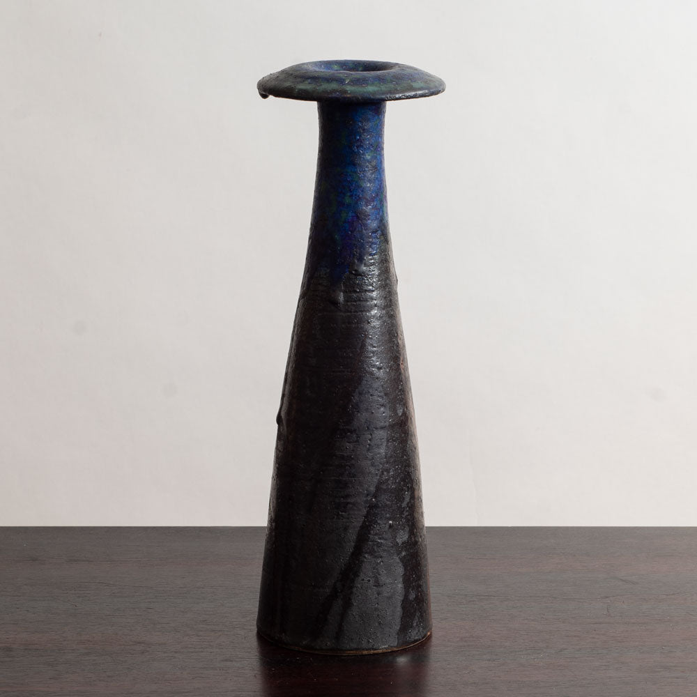 Liisa Hallamaa for Arabia, Finland, tall vase with blue and blue and brown glaze M5407