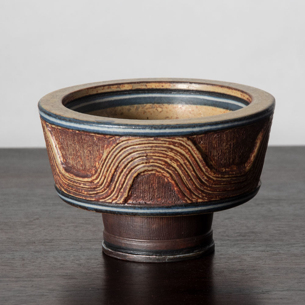 Wilhelm Kåge for Gustavsberg "Farsta" bowl with relief pattern to body J1177