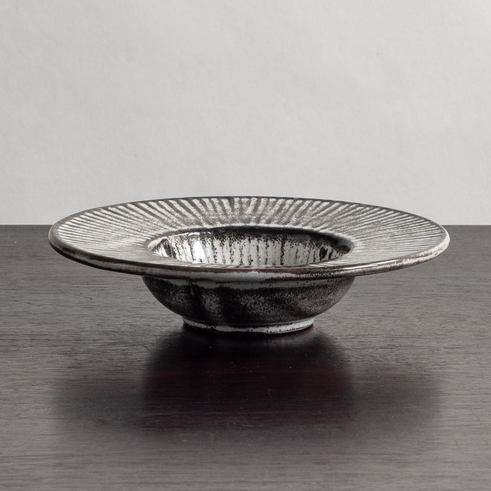 Svend Hammershoj for Kahler Keramik, Denmark bowl with black and white glaze M4114