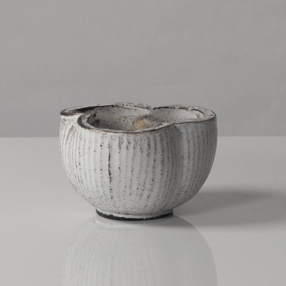 Svend Hammershoj for Kahler Keramik, bowl with black and white glaze K3102