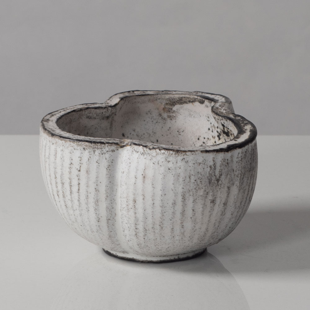 Svend Hammershoj for Kahler Keramik, bowl with black and white glaze K3102