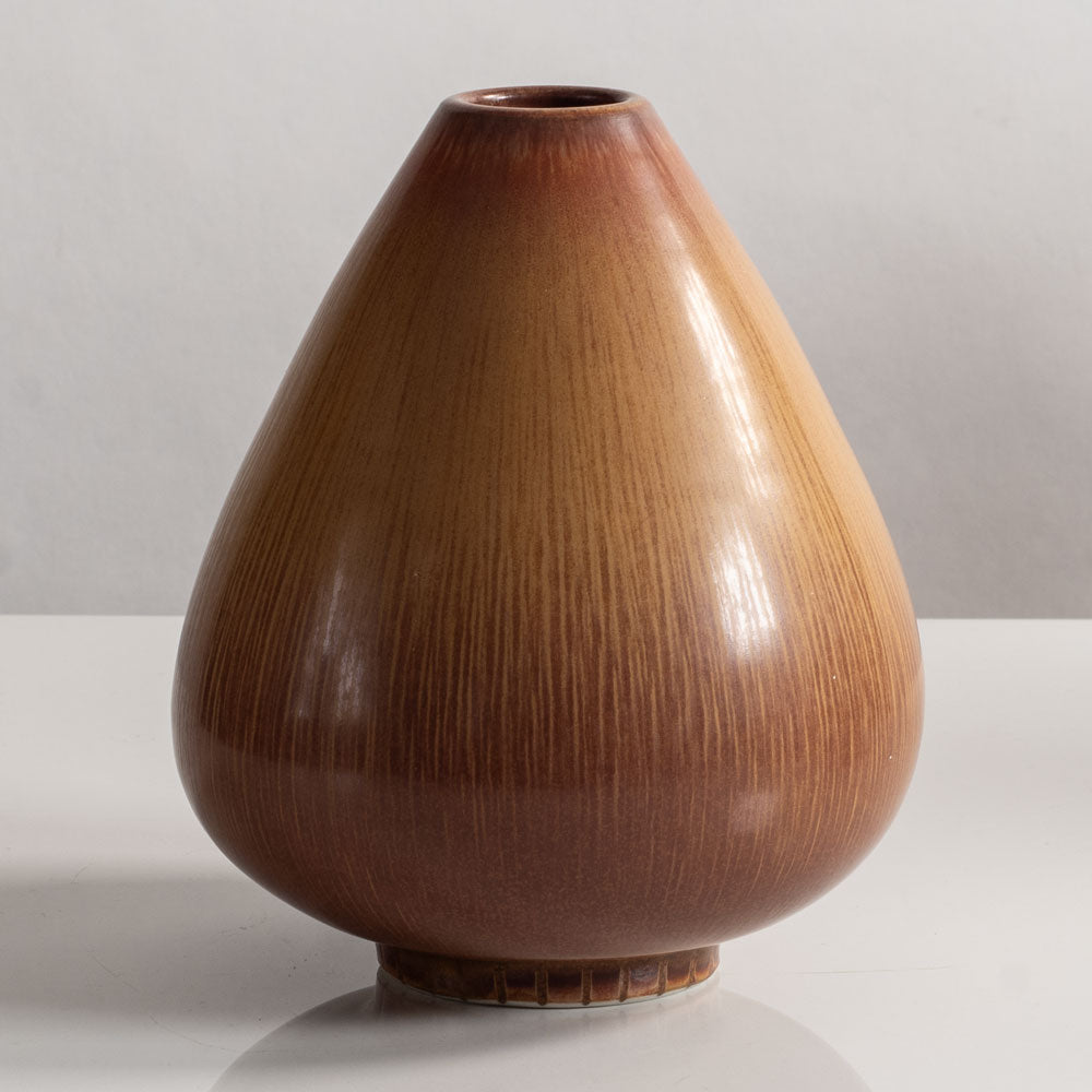 Gunnar Nylund for Rörstrand, Sweden, stoneware vase with golden brown glaze M5444