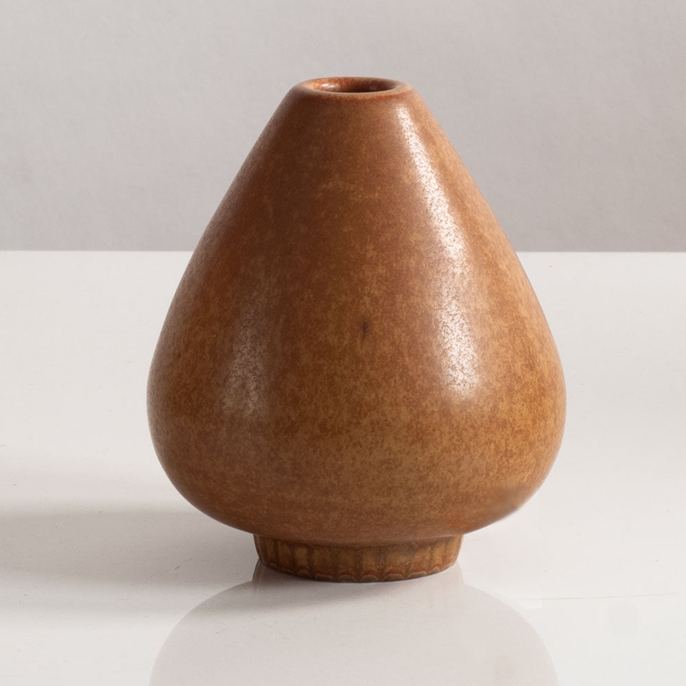 Gunnar Nylund for Rörstrand, Sweden, stoneware vase with golden brown glaze M5445