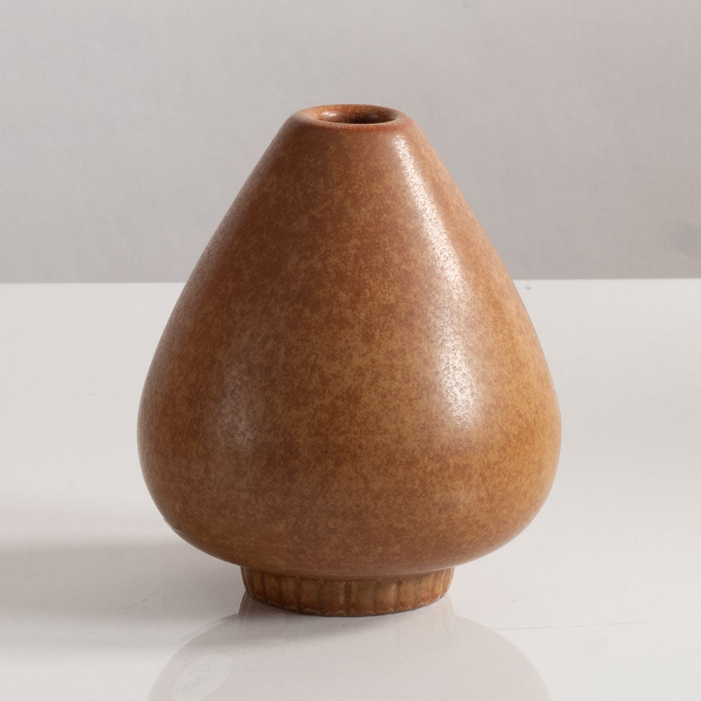 Gunnar Nylund for Rörstrand, Sweden, stoneware vase with golden brown glaze M5445