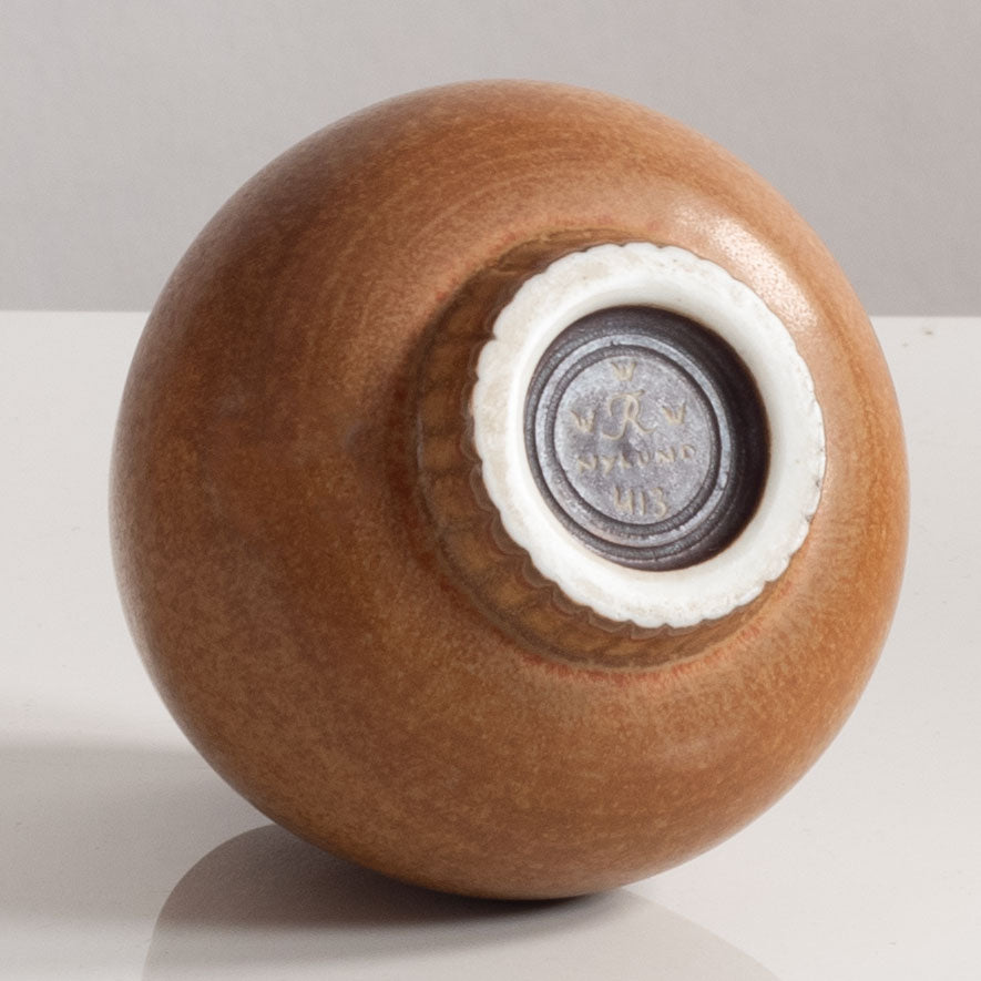 Gunnar Nylund for Rörstrand, Sweden, stoneware vase with golden brown glaze M5445